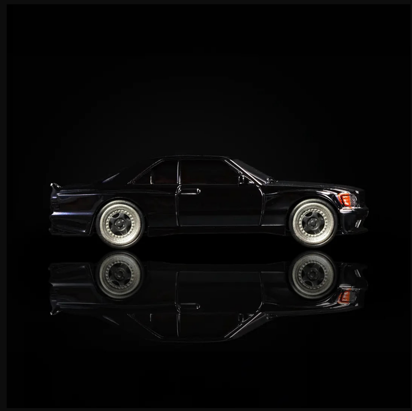 Mercedes-Benz 560 AMG Lighter