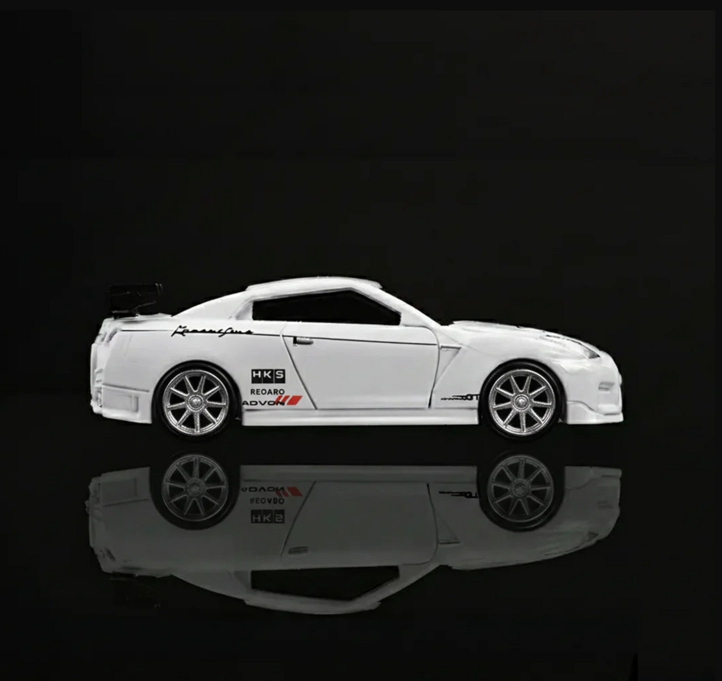 Nissan GT-R35 Lighter